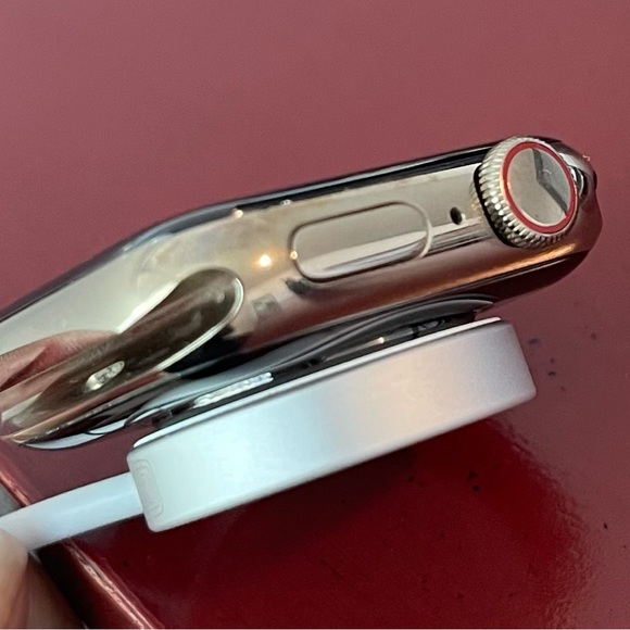 SOLD*****Apple Watch Series 6 - Picture 5 of 8